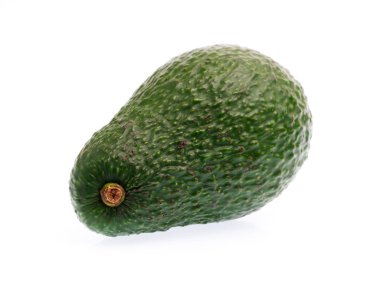 avokado beyaz arkaplanda izole edildi