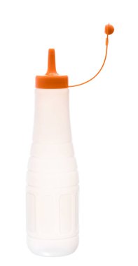 Beyaz arkaplanda izole edilmiş boş plastik şişe