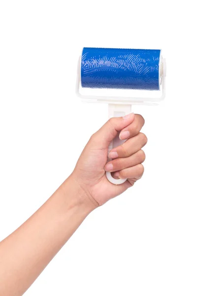 手握塑料板滚筒 用于清洗白色背景隔离的外套 — 图库照片