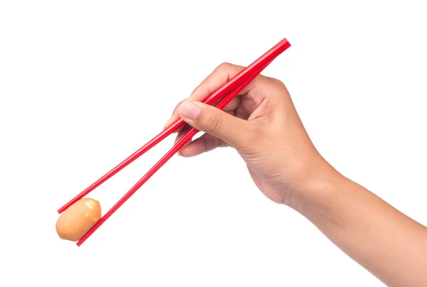 手持用筷子隔离在白色背景下的香肠 — 图库照片