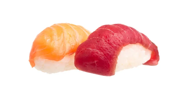传统的新鲜日本寿司卷上孤立的白色背景 — 图库照片