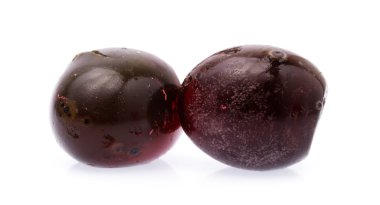 Beyaz arka plan üzerinde izole korunmuş ördek yumurta.