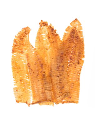 Beyaz arka planda izole edilmiş baharatlı çıtır kalamar.