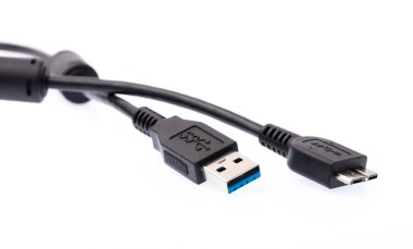 USB ve USB3.0 Bağlantısı beyaz arkaplanda izole edildi