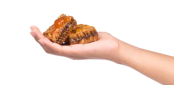 Hand Hålla Honeycombs Isolerad Vit Bakgrund — Stockfoto