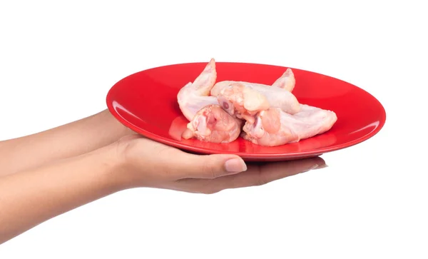 Mano Sosteniendo Raw Chicken Wings Meaton Plato Aislado Sobre Fondo — Foto de Stock