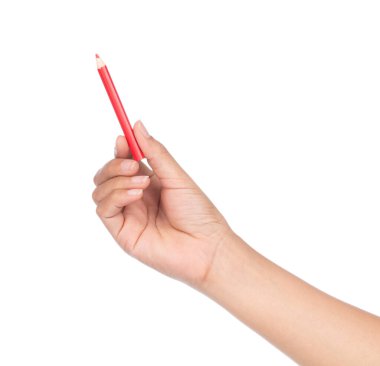 Beyaz arkaplanda el ele tutuşan renkli kalemler izole edilmiş.