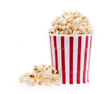 Beyaz arka plan üzerinde izole çizgili Kova patlamış mısır