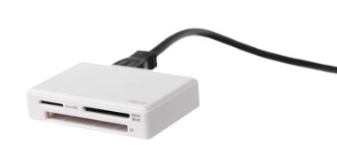 Beyaz arka plan üzerinde izole Usb kart okuyucu