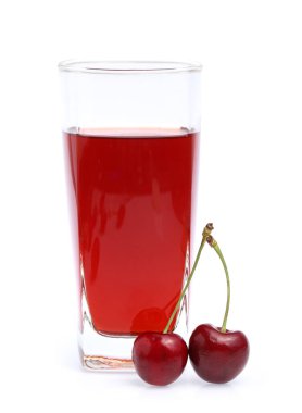 Beyaz arka planda izole edilmiş kiraz suyu.