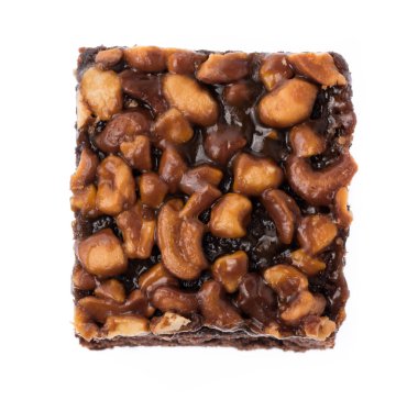 Brownie Bamond beyaz arkaplanda izole edilmiş.