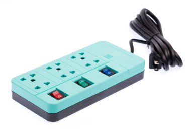 Beyaz arkaplanda izole edilmiş 6 Evrensel Güç Kordonu Outlet