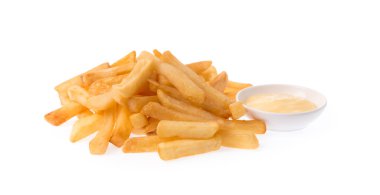 Patates kızartması ve beyaz arka planda mayonez.