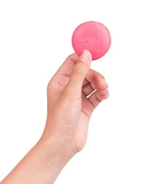 Tatlı ve renkli Fransız kurabiyeleri ya da beyaz arka planda izole edilmiş badem kurabiyesi.