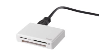 Beyaz arka plan üzerinde izole Usb kart okuyucu