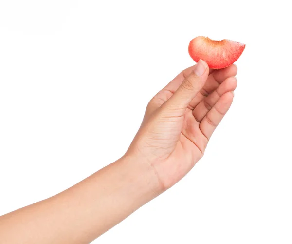 Hand Hält Pfirsichfruchtscheibe Isoliert Auf Weißem Hintergrund — Stockfoto