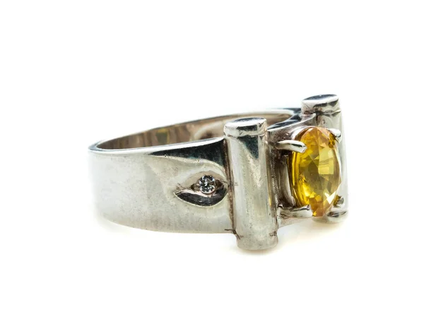 Bague Classique Avec Une Pierre Topaze Jaune Sur Fond Blanc — Photo