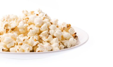 Beyaz arka plan üzerinde izole Pop corn tabak.
