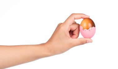 Beyaz arka planda korunmuş ördek yumurtaları..