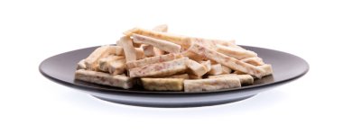 beyaz arkaplanda izole edilmiş yemek üzerine taro atıştırmalıkları.