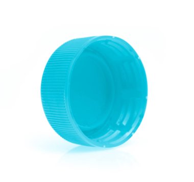 Plastik şişe kapakları beyaz arka planda izole edilmiş