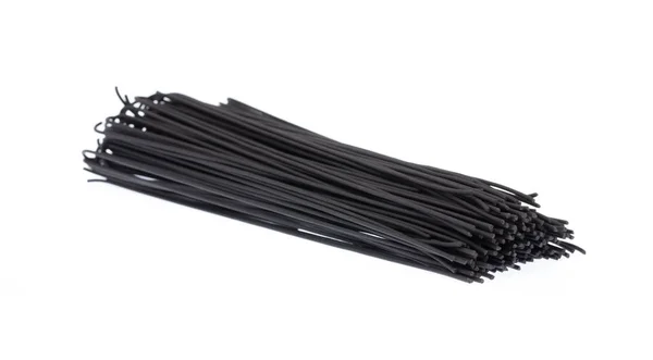Egy Csomó Fekete Spagetti Elszigetelt Fehér Alapon — Stock Fotó