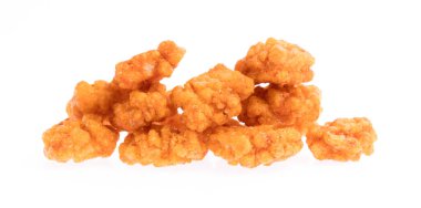 Beyaz arka planda izole edilmiş mısır gevreği.