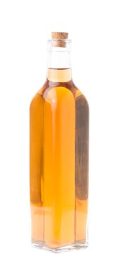 Beyaz arka planda izole edilmiş şarap şişesi