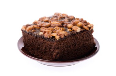 Beyaz arkaplanda izole edilmiş browni bademi