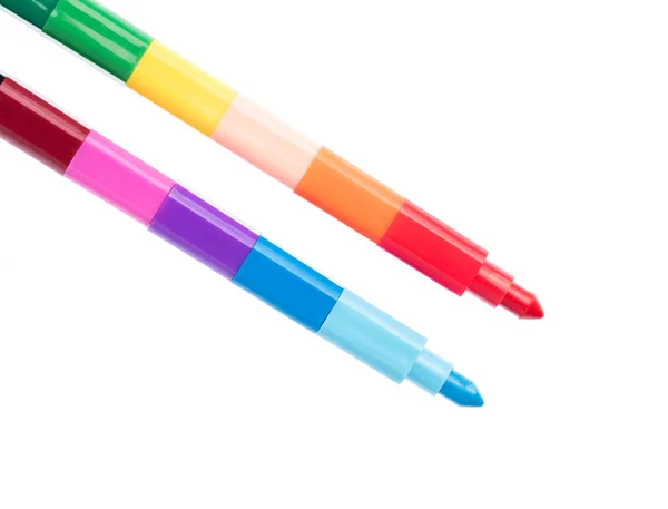 Uzun Renkli Kalemlerin Renkli Pastel Boyaları Beyaz Arka Planda Izole — Stok fotoğraf