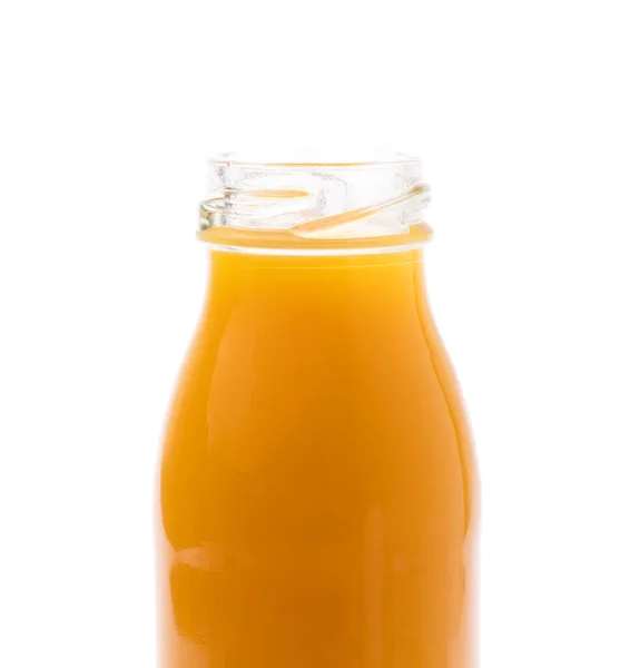 Segarkan Dari Botol Jus Oranye Yang Diisolasi Pada Latar Belakang — Stok Foto
