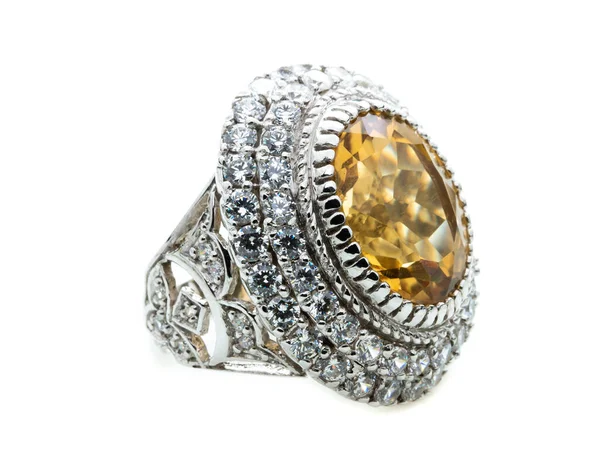 Klassischer Ring Mit Gelbem Topasstein Auf Weißem Hintergrund — Stockfoto