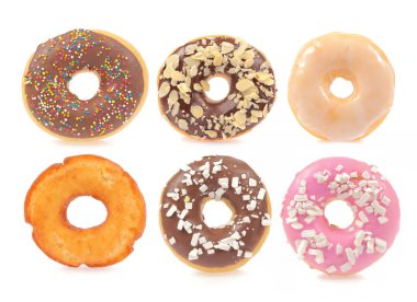 Beyaz arka plan üzerinde izole donuts topluluğu