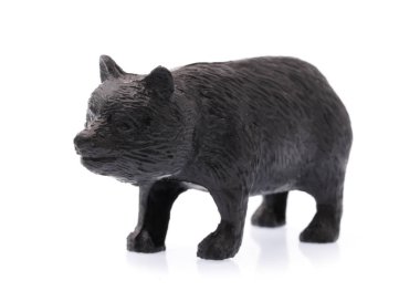 Plastik oyuncak Kola ayıları beyaz arka planda izole edilmiş..