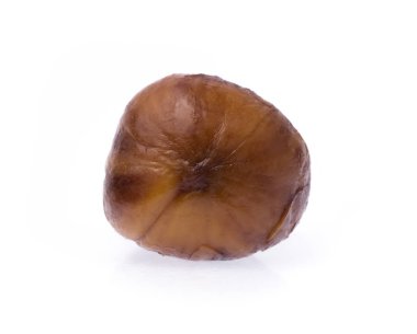 Kestaneler beyaz arkaplanda izole edilmiş