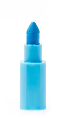 Beyaz arkaplanda mavi boya kalemi izole edildi