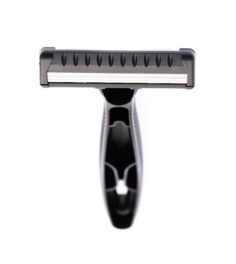 Tıraş bıçağı beyaz arkaplanda izole edilmiş