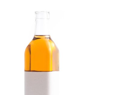 Beyaz arka planda izole edilmiş şarap şişesi