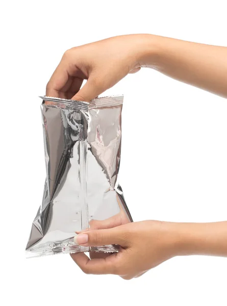 Hand Houden Plastic Zak Snack Verpakking Geïsoleerd Witte Achtergrond — Stockfoto