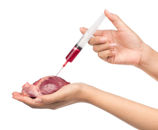 Hålla Blodspruta För Injektion Med Rått Hjärta Hand Isolerat Vit — Stockfoto