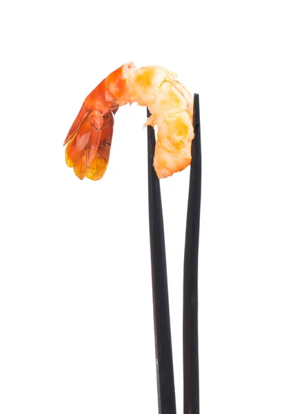 Hůlky Drží Krevety Izolované Bílém Pozadí — Stock fotografie