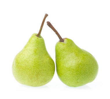 yeşil armutlar beyaz arkaplanda izole