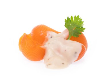 beyaz arkaplanda izole edilmiş makarna