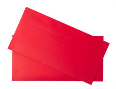 Çinlilere yeni yıl hediyesi olarak verilecek kırmızı zarf beyaz arka planda izole edilmiş.