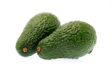 avokado beyaz arkaplanda izole edildi