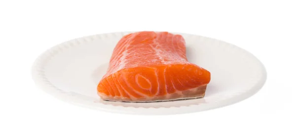 배경에 떨어져 생식선붉은 물고기 스테이크 — 스톡 사진