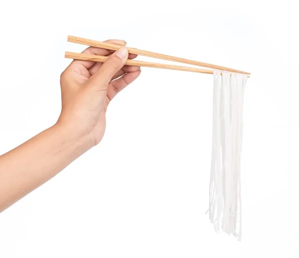 Hand Hält Reisnudeln Durch Essstäbchen Isoliert Auf Weißem Hintergrund — Stockfoto