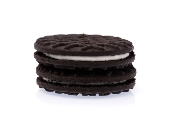 Biscoitos Oreo Com Leite Creme Isolado Fundo Branco — Fotografia de Stock