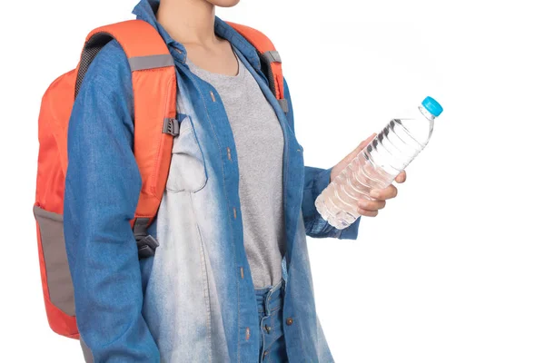 Женщина Джинсах Рюкзаком Бутылкой Воды Белом Фоне — стоковое фото