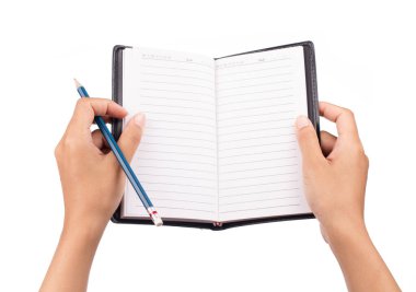 Boş bir deftere el ele tutuşup yazmak beyaz arkaplanda izole edilmiş.